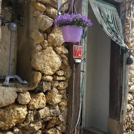 La Ferme De Jeanne Panzió 4*